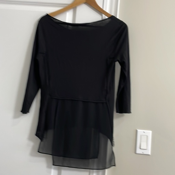 Elie Tahari black elegant top with asymmetrical details on the back - Picture 2 of 6